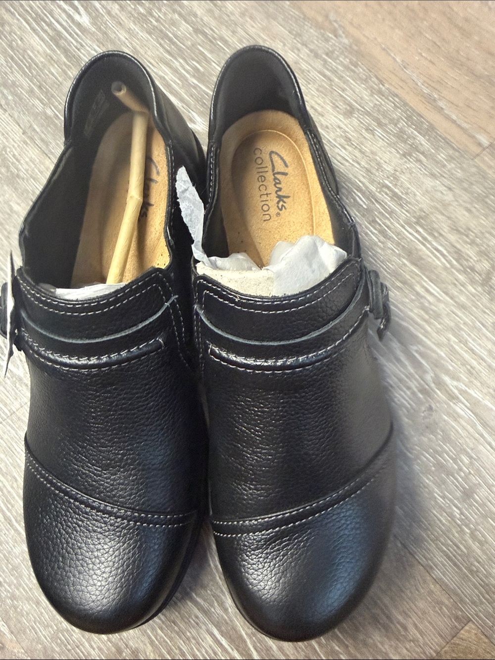 Clarks Collection Black Leather Slip-On Shoes Women's size 7.5M leather new